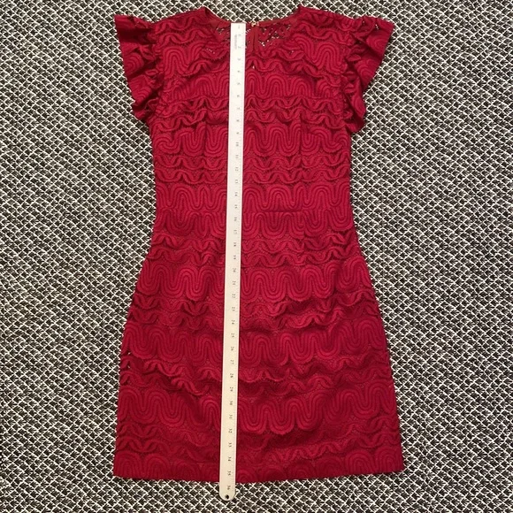 Like New Trina Turk Mai Tai Red Lace Dress Size 8 - Picture 7 of 11